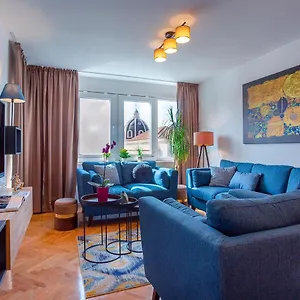 Deluxe Center Blue Apartment