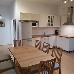 Spacious 140m2 Downtown 3 Bedroom Apartment